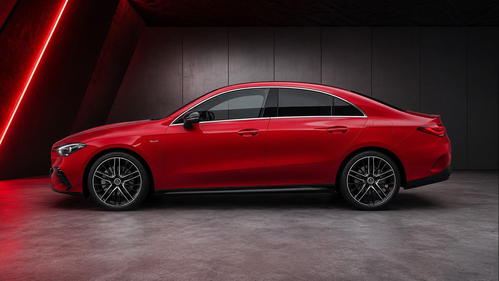 Mercedes-Benz CLA 250 AMG Line - תמונה 3