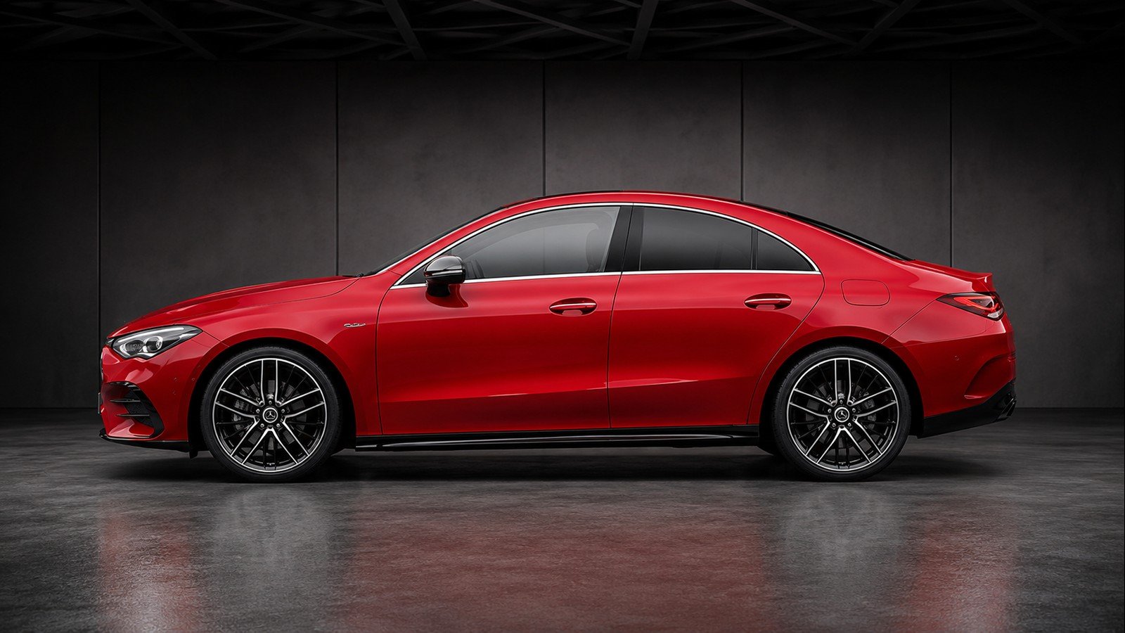 Mercedes-Benz CLA 250 AMG Line - תמונה 4